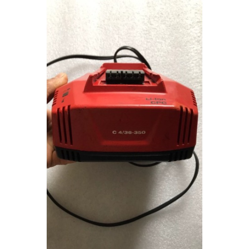 Multi-Voltage Fast Charger C 4 - огляд і ціна Power Tools Voltage